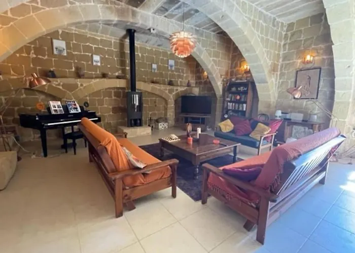 Dar Dragun: Luxury 3Br Bright Spacious House & Pool