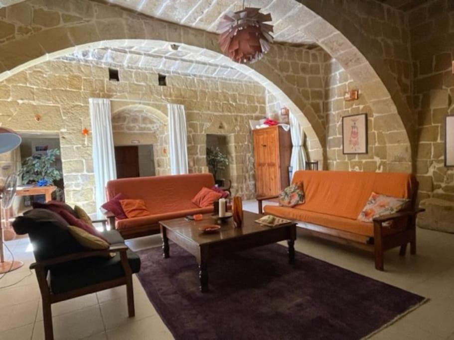 Dar Dragun: Luxury 3br Bright Spacious House & Pool Villa
