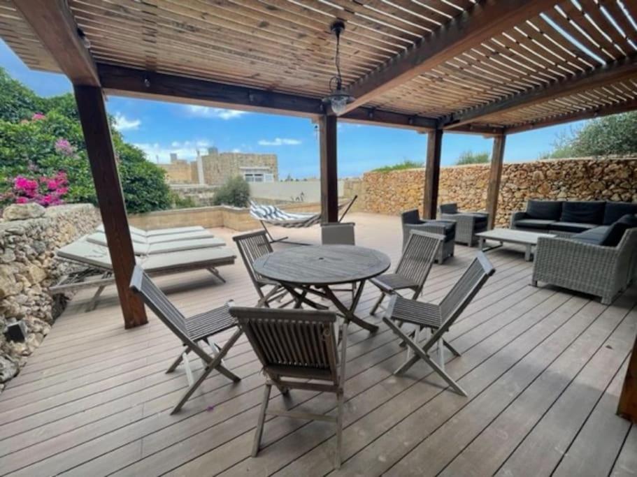 Villa Dar Dragun: Luxury 3br Bright Spacious House & Pool